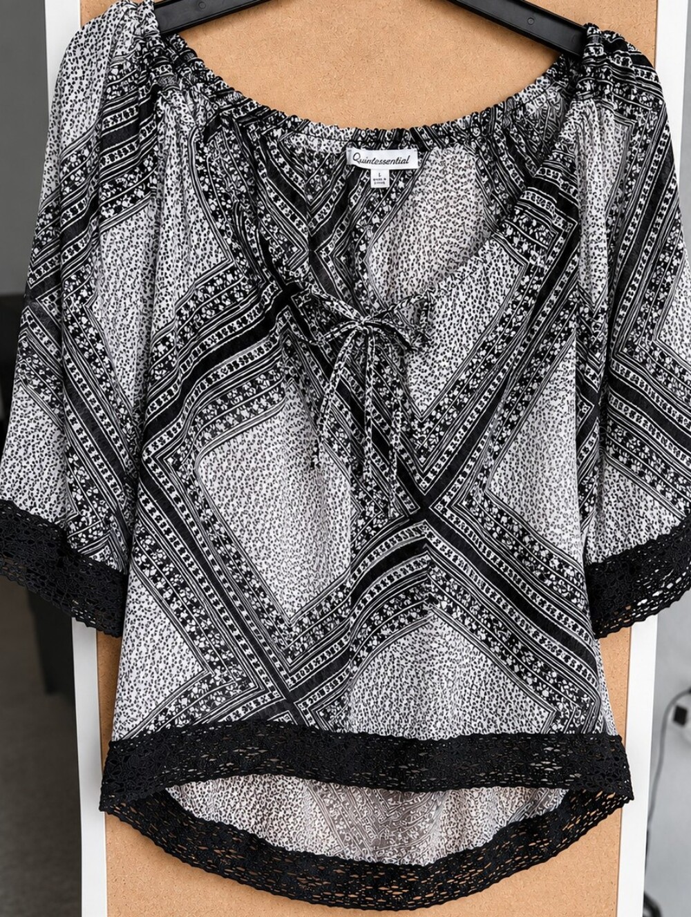 Quintessential Boho Peasant Top Black White Floral Blouse Large Cottagecore Lace